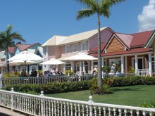 La Plaza Pueblo Principe centre d'achat à la ville de Samana. Shopping pour Bijoux, Vêtements et Cadeaux à Samana...