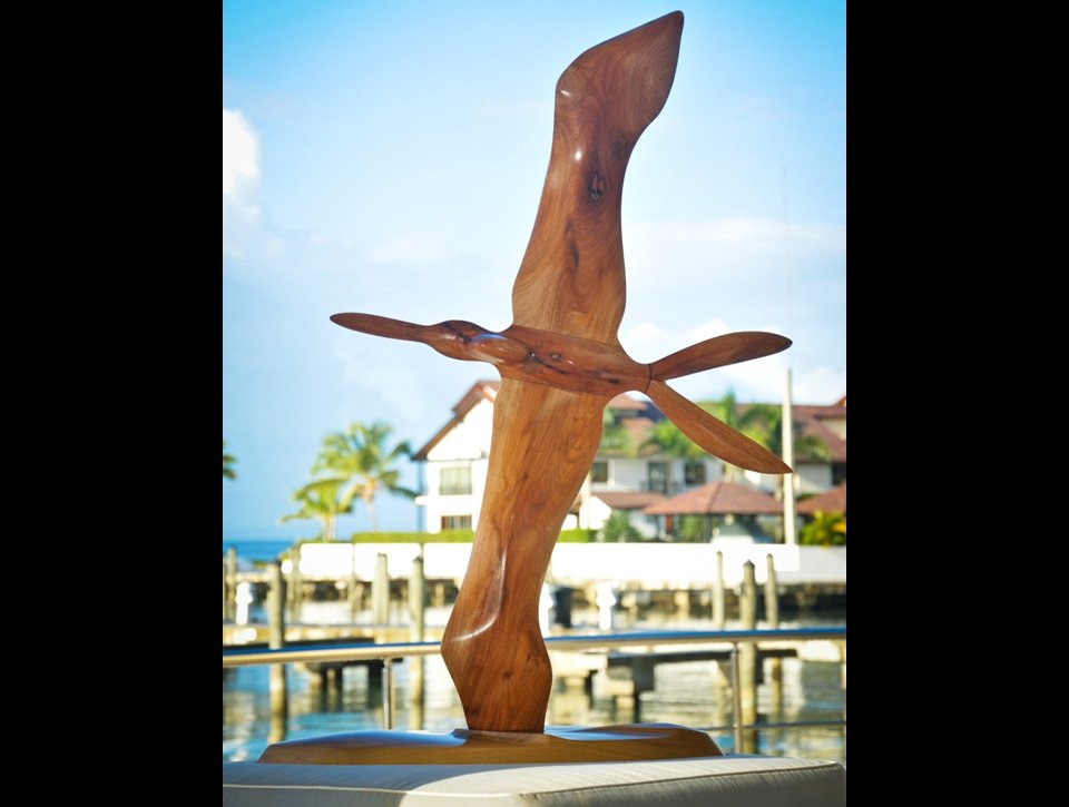 Esculturas de madera en Samana, Artesania de madera, Artefactos de madera en Samana Republica Dominicana.